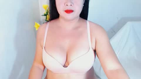 Snapshot of naughtyhotshirley chatting on 1, 4, 2026 naughtyhotshirley online show from 1, 4, 2026