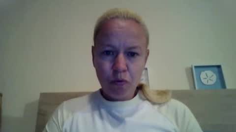 naughtyjennyblondeuk online show from 18, 4, 2026