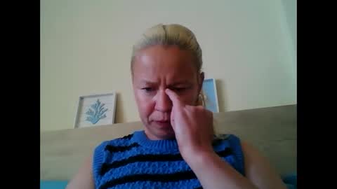 naughtyjennyblondeuk online show from 26, 4, 2026