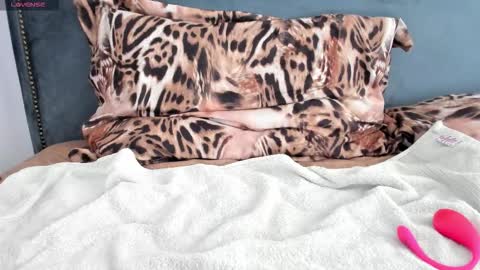 Snapshot of naughtysextime chatting on 17, 9, 2025 Aryna online show from 17, 9, 2025