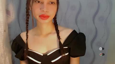 Snapshot of naughtysunshinepinay chatting on 29, 4, 2026 Celine online show from 29, 4, 2026