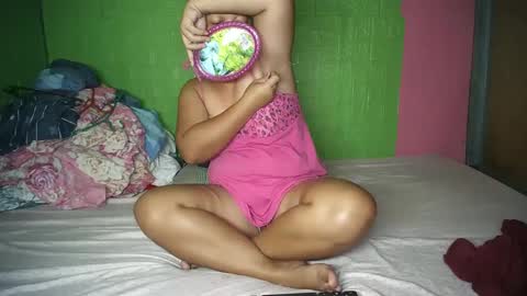 Snapshot of naughtyvina4u chatting on 15, 12, 2024 VI NA online show from 15, 12, 2024