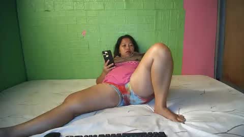 Snapshot of naughtyvina4u chatting on 27, 1, 2025 VI NA online show from 27, 1, 2025