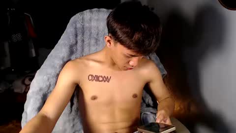 Snapshot of naugthyboyloy chatting on 8, 4, 2026 Loy online show from 8, 4, 2026