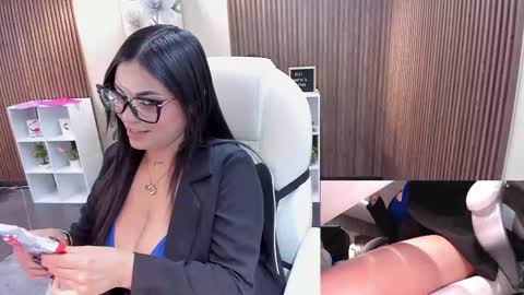         online show from 3, 10, 2025