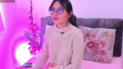 Snapshot of nayecloud chatting on 24, 6, 2026 Naye online show from 24, 6, 2026