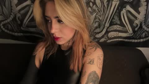 Snapshot of nazzz10 chatting on 5, 4, 2026 nazzz10 online show from 5, 4, 2026