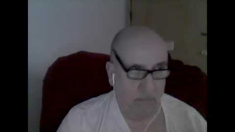Snapshot of needlesslove chatting on 4, 10, 2025 Tom online show from 4, 10, 2025
