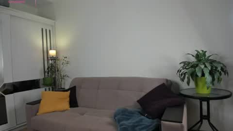 Kira online show from 4, 7, 2026