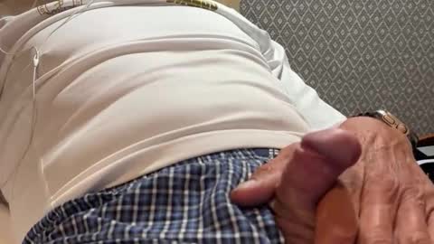 Snapshot of nefertiti_25 chatting on 17, 10, 2025 nefertiti_25 online show from 17, 10, 2025