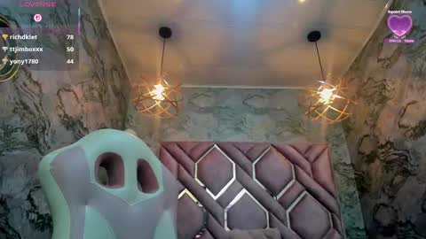 Snapshot of neffertiry_ebonny chatting on 28, 9, 2025 Nefer  online show from 28, 9, 2025