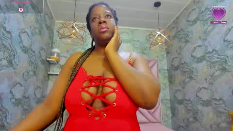 Snapshot of neffertiry_ebonny chatting on 19, 11, 2025 Nefer online show from 19, 11, 2025