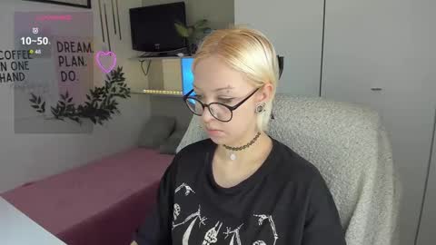 Snapshot of neko_sora chatting on 24, 3, 2026 Kate online show from 24, 3, 2026