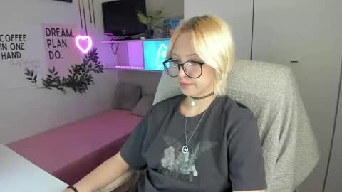 Snapshot of neko_sora chatting on 18, 5, 2026 Kate online show from 18, 5, 2026
