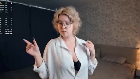 nelly_gloss online show from 13, 6, 2026