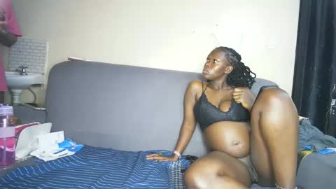 nellyeluxe online show from 5, 3, 2026