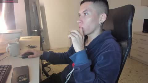 Snapshot of neo_and_jhin chatting on 3, 10, 2025 Jhin online show from 3, 10, 2025