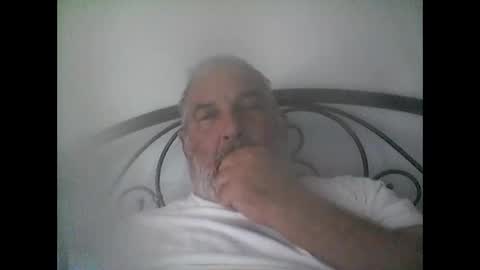 Snapshot of neohiom4f chatting on 15, 10, 2025 neohiom4f online show from 15, 10, 2025