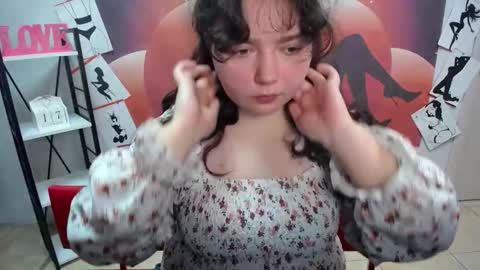 Snapshot of neonilalisova chatting on 18, 11, 2025 NeonilaLisova online show from 18, 11, 2025