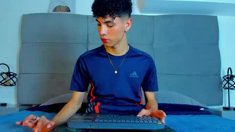  NeoRaptis  jhonatan  online show from 10, 3, 2025