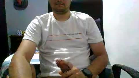 Snapshot of nerdxxx94 chatting on 8, 6, 2026 MrBull online show from 8, 6, 2026