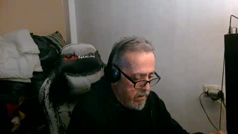 Snapshot of neron401 chatting on 19, 4, 2026 neron401 online show from 19, 4, 2026