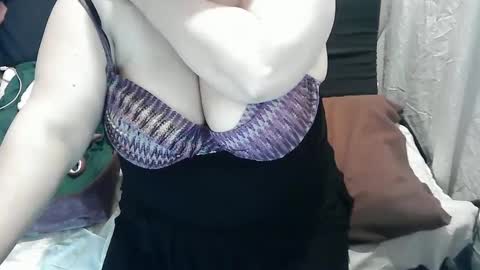 Snapshot of neslihan35 chatting on 14, 2, 2025 neslihan online show from 14, 2, 2025