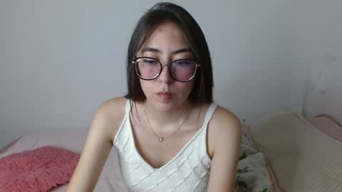 Snapshot of nessaa_ chatting on 7, 5, 2026 Nessa online show from 7, 5, 2026