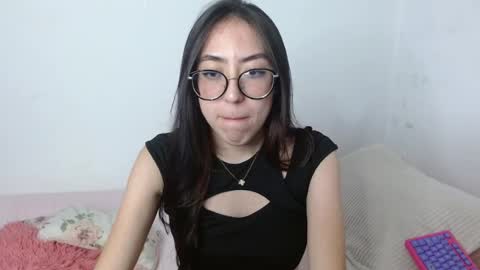 Snapshot of nessaa_ chatting on 14, 5, 2026 Nessa online show from 14, 5, 2026