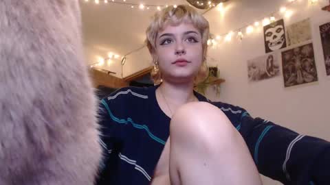 Snapshot of neurotic_witch chatting on 26, 2, 2025 Mar online show from 26, 2, 2025