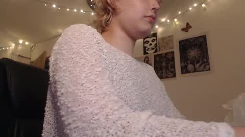 Snapshot of neurotic_witch chatting on 7, 3, 2025 Mar online show from 7, 3, 2025