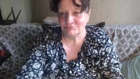Snapshot of new_milf chatting on 4, 6, 2026 Lilly online show from 4, 6, 2026