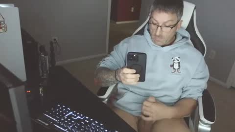 Snapshot of newevo chatting on 6, 10, 2025 newevo online show from 6, 10, 2025