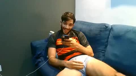 Snapshot of newt_easy chatting on 26, 4, 2026 Lucena BR online show from 26, 4, 2026