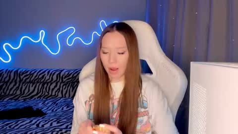 Snapshot of neyrmina chatting on 22, 12, 2025 Mina online show from 22, 12, 2025