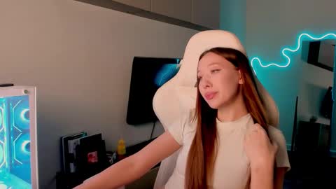 Snapshot of neyrmina chatting on 17, 2, 2026 Mina online show from 17, 2, 2026