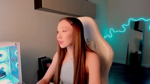 Snapshot of neyrmina chatting on 24, 2, 2026 Mina online show from 24, 2, 2026