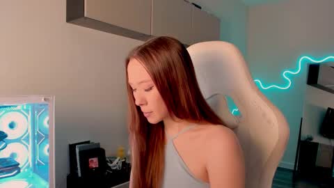 Snapshot of neyrmina chatting on 13, 3, 2026 Mina online show from 13, 3, 2026