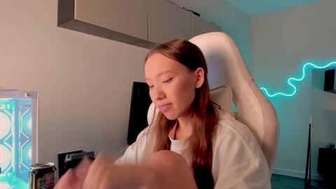 Snapshot of neyrmina chatting on 27, 3, 2026 Mina online show from 27, 3, 2026