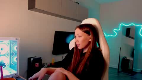 Snapshot of neyrmina chatting on 10, 4, 2026 Mina online show from 10, 4, 2026