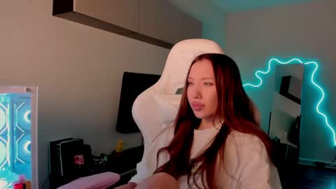 Snapshot of neyrmina chatting on 27, 4, 2026 Mina online show from 27, 4, 2026