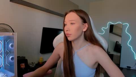 Snapshot of neyrmina chatting on 18, 5, 2026 Mina online show from 18, 5, 2026