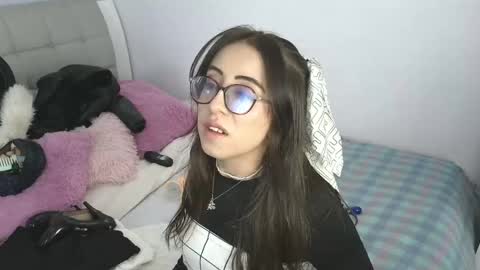 Snapshot of nezzukoo chatting on 15, 4, 2026 nezzukoo online show from 15, 4, 2026