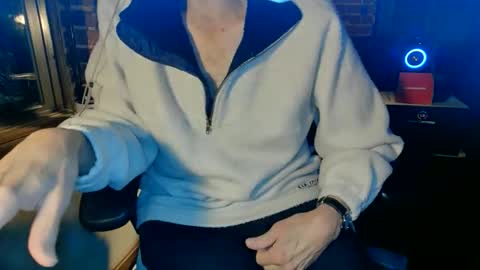 Snapshot of nfgwholoves2cum chatting on 18, 1, 2026 NFG Nice Friendly Guy Dick online show from 18, 1, 2026