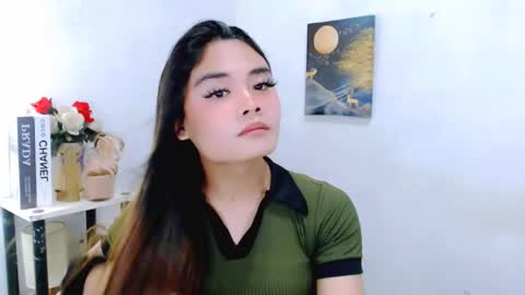 Snapshot of nhicolehollywood chatting on 19, 4, 2026 hottie nicole online show from 19, 4, 2026