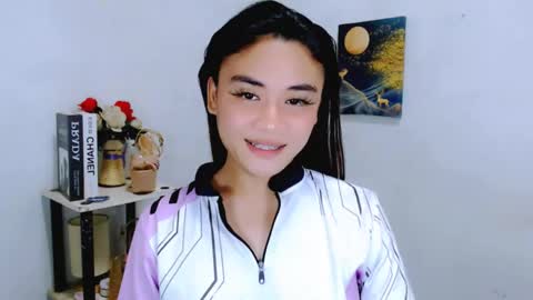 Snapshot of nhicolehollywood chatting on 21, 4, 2026 hottie nicole online show from 21, 4, 2026
