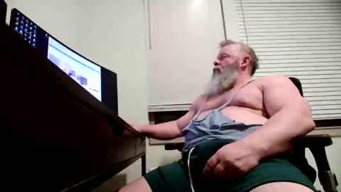 Snapshot of nhmuscledaddy chatting on 4, 12, 2025 nhmuscledaddy online show from 4, 12, 2025