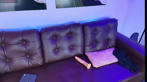 Nia Blum online show from 1, 11, 2025