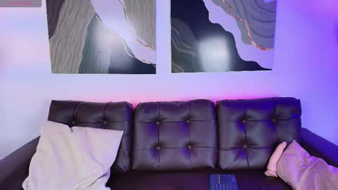 Nia Blum online show from 19, 11, 2025