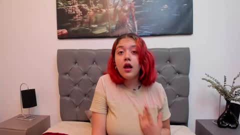 Estefani  online show from 2, 3, 2025